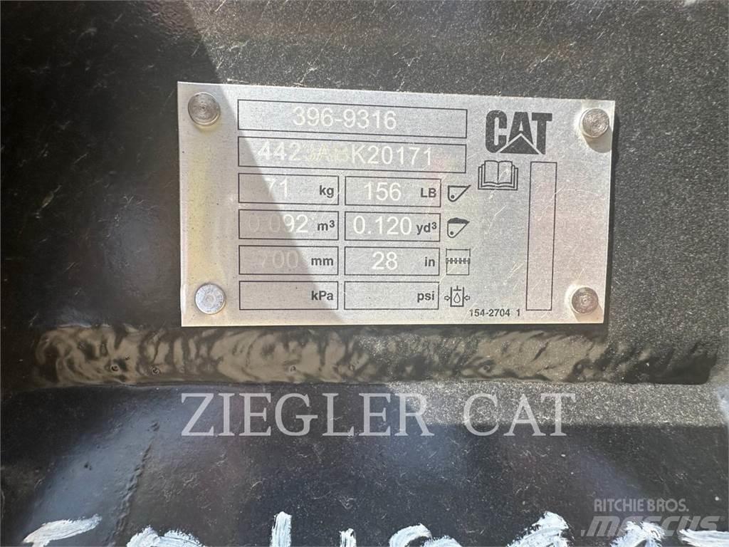 CAT 28 GP BUCKET Buckets