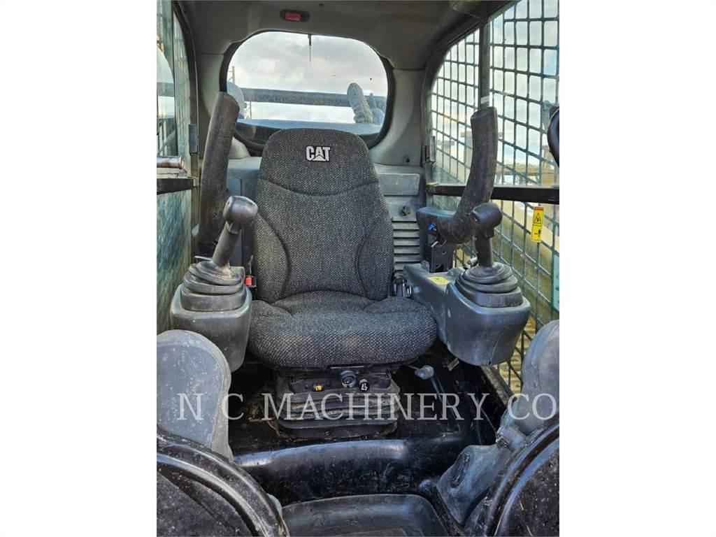 CAT 299D2 XHP Skid steer loaders
