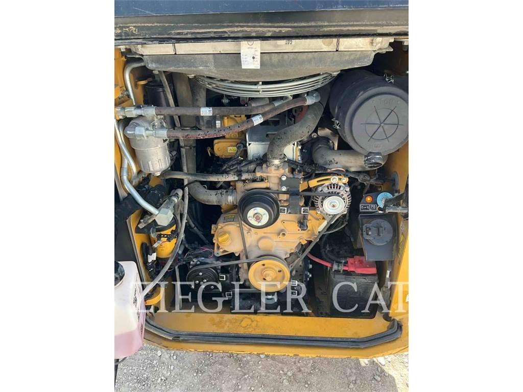 CAT 299D3 Crawler loaders
