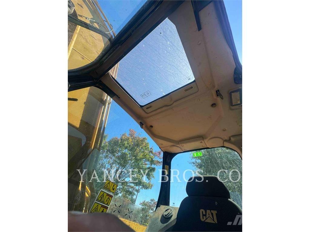 CAT 31007 Crawler excavators