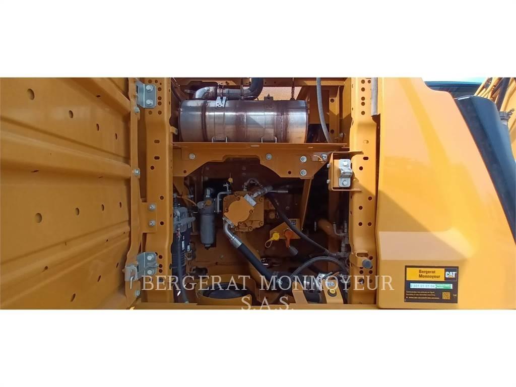 CAT 320 Crawler excavators