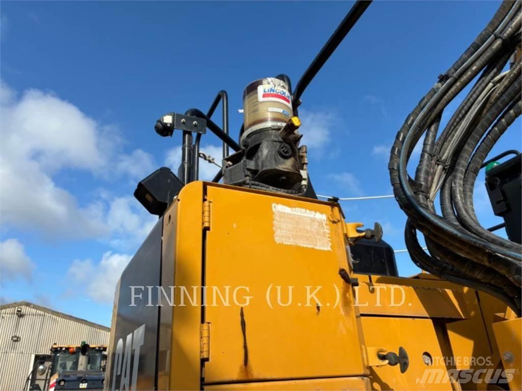 CAT 325FL Crawler excavators
