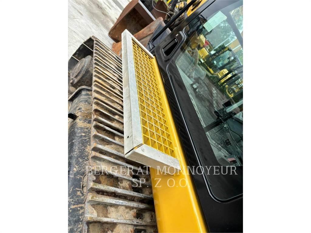CAT 326 Crawler excavators