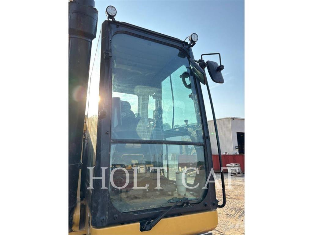 CAT 326 Crawler excavators