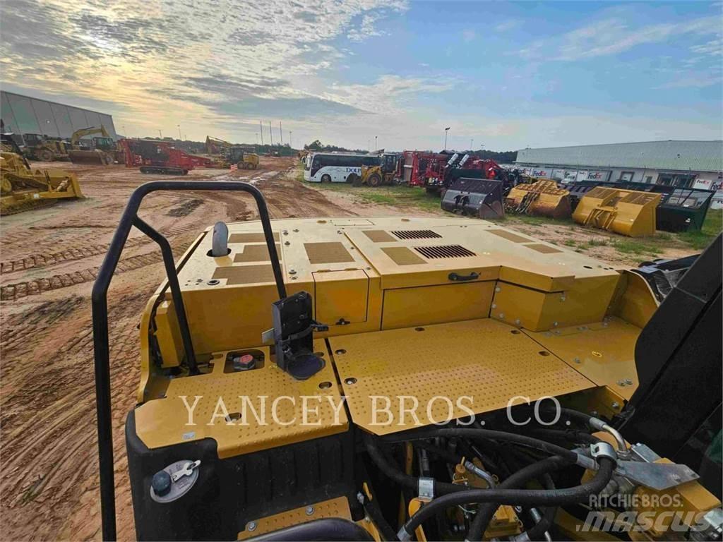 CAT 33007 Crawler excavators