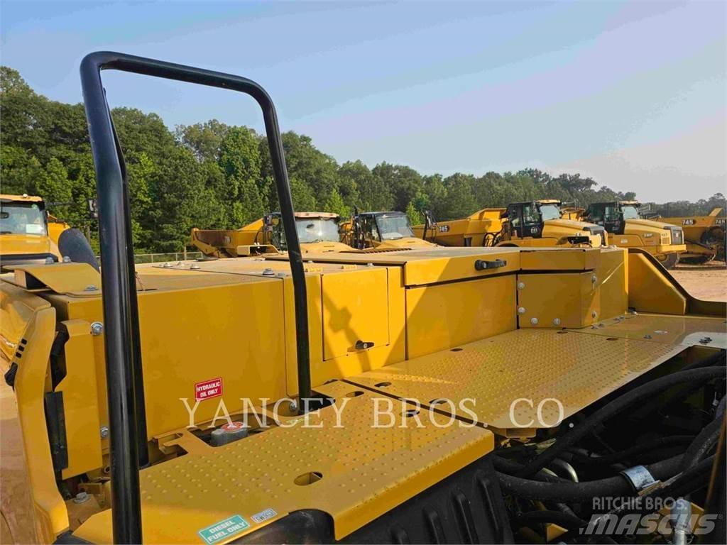 CAT 33007 Crawler excavators
