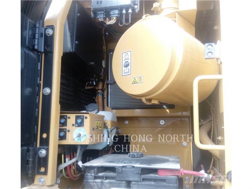 CAT 330D2L Crawler excavators