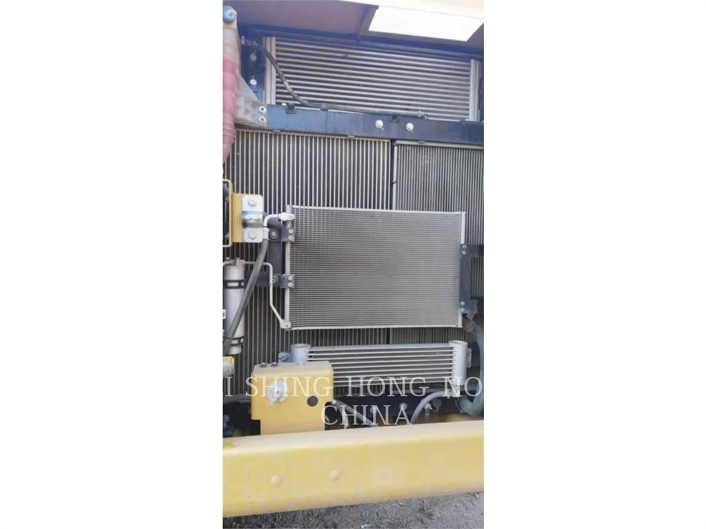 CAT 330D2L Crawler excavators