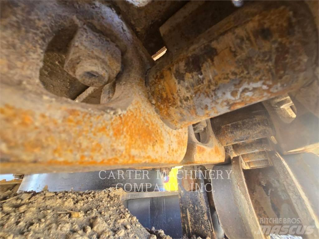 CAT 335FLCR Crawler excavators