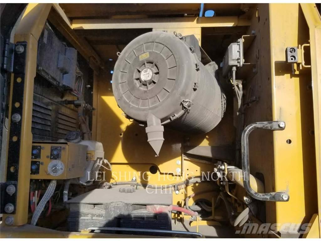 CAT 336D2 Crawler excavators