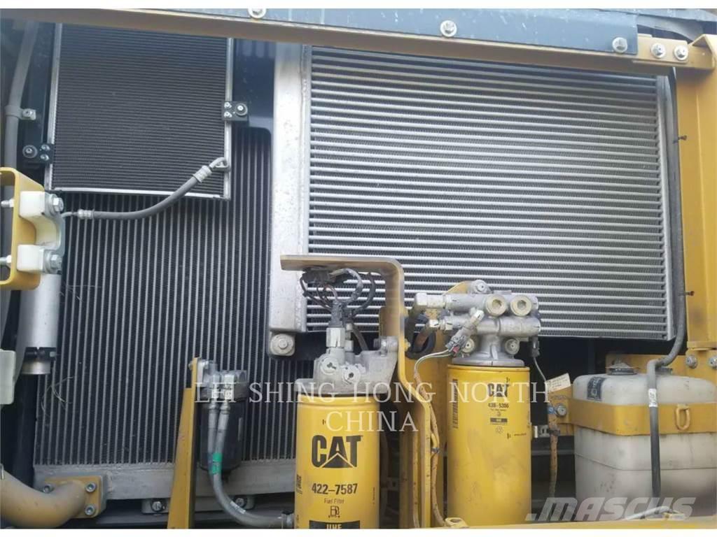 CAT 336D2 Crawler excavators