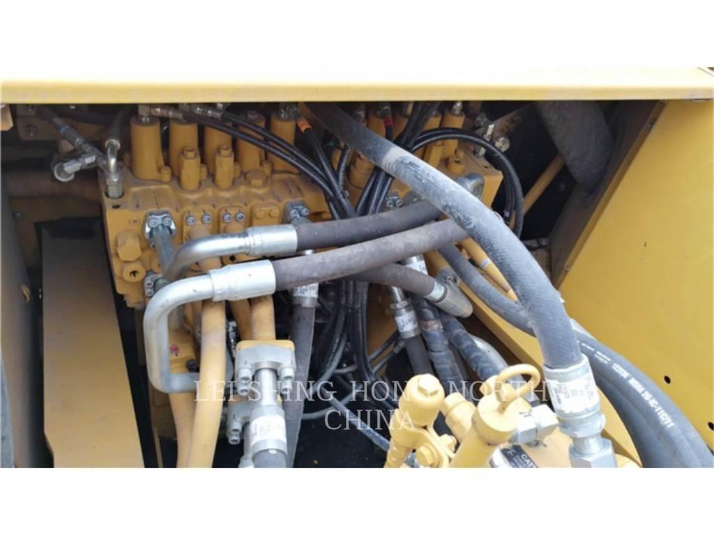 CAT 340D2L Crawler excavators