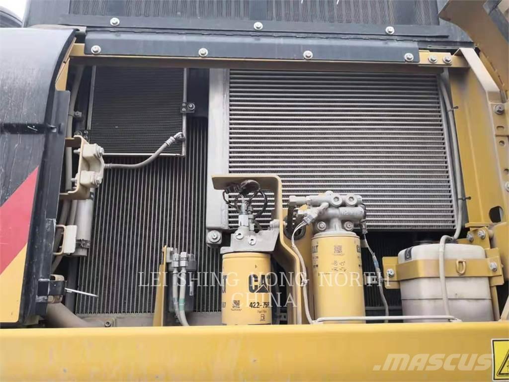 CAT 340D2L Crawler excavators