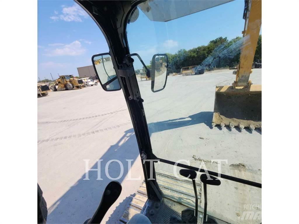 CAT 352 11 Crawler excavators