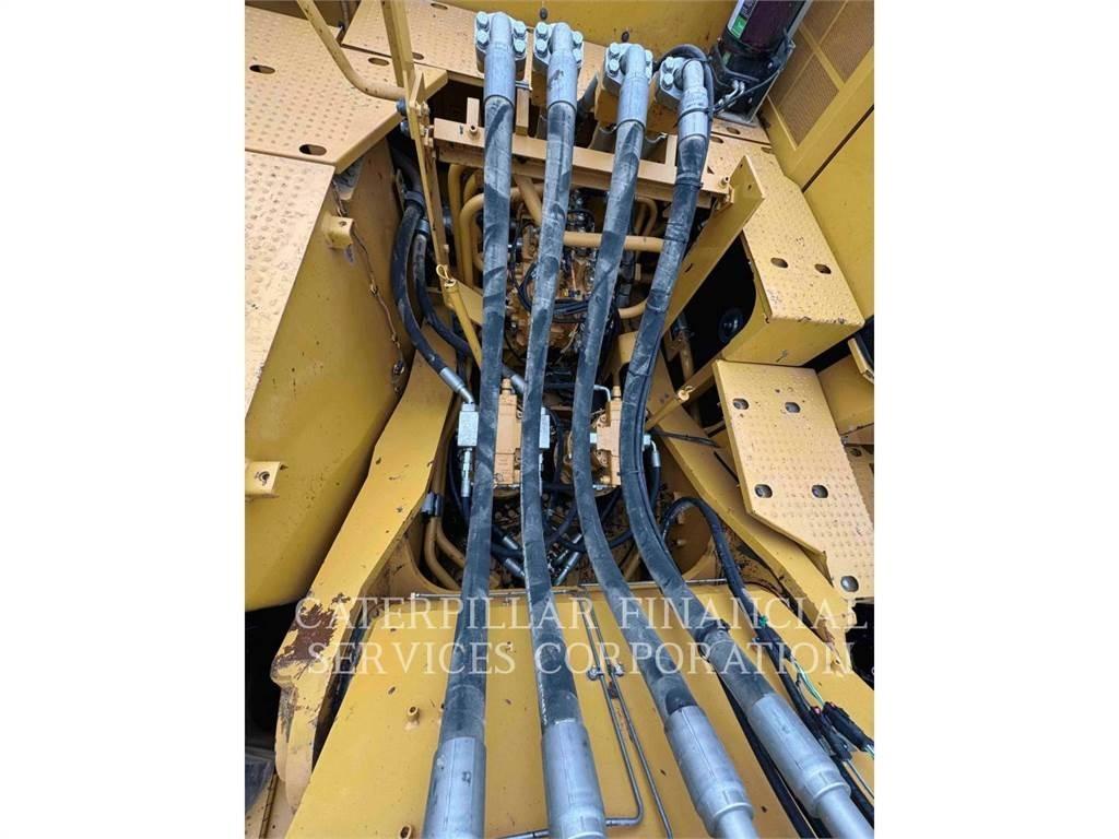 CAT 374-07 Crawler excavators