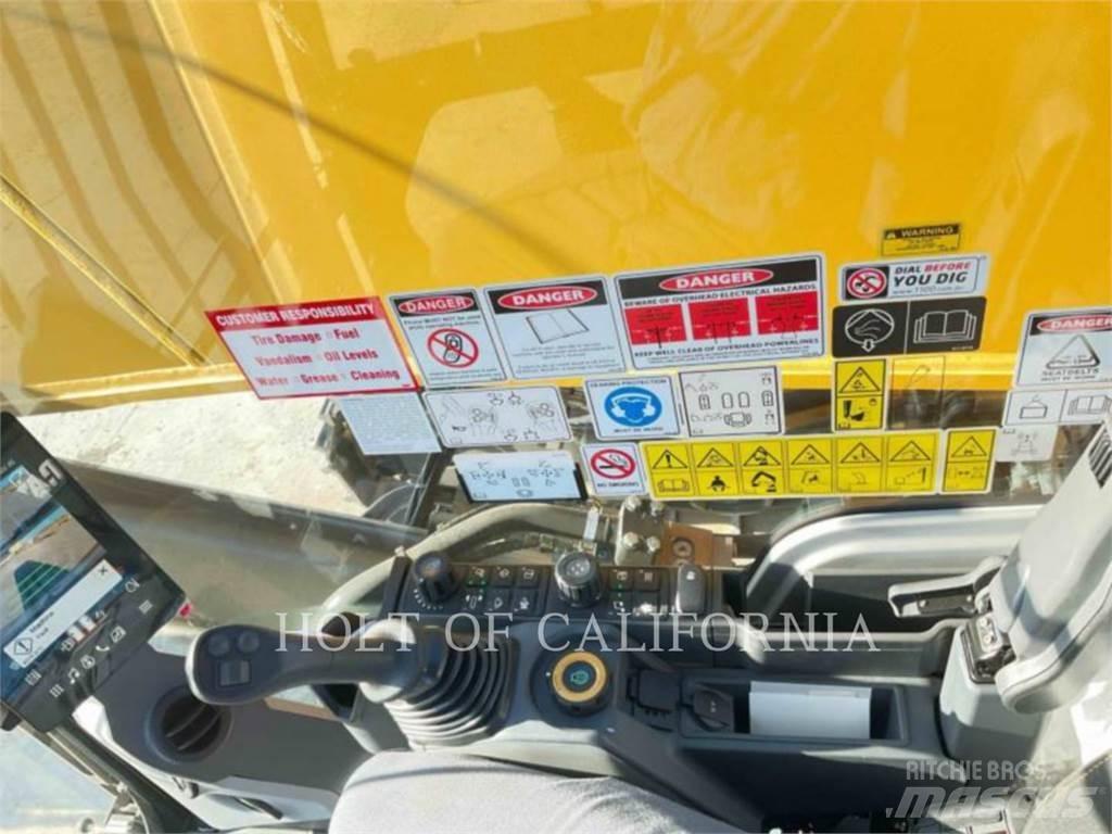 CAT 374 2D Crawler excavators