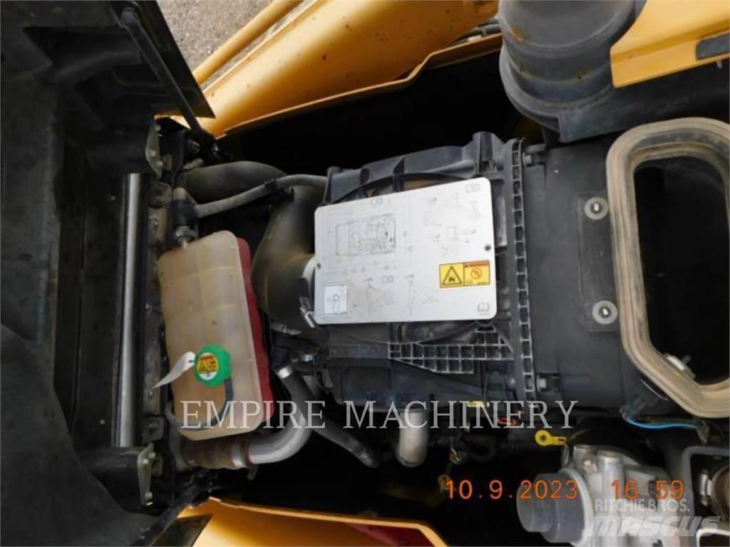 CAT 415F2 4EOP Backhoe loaders