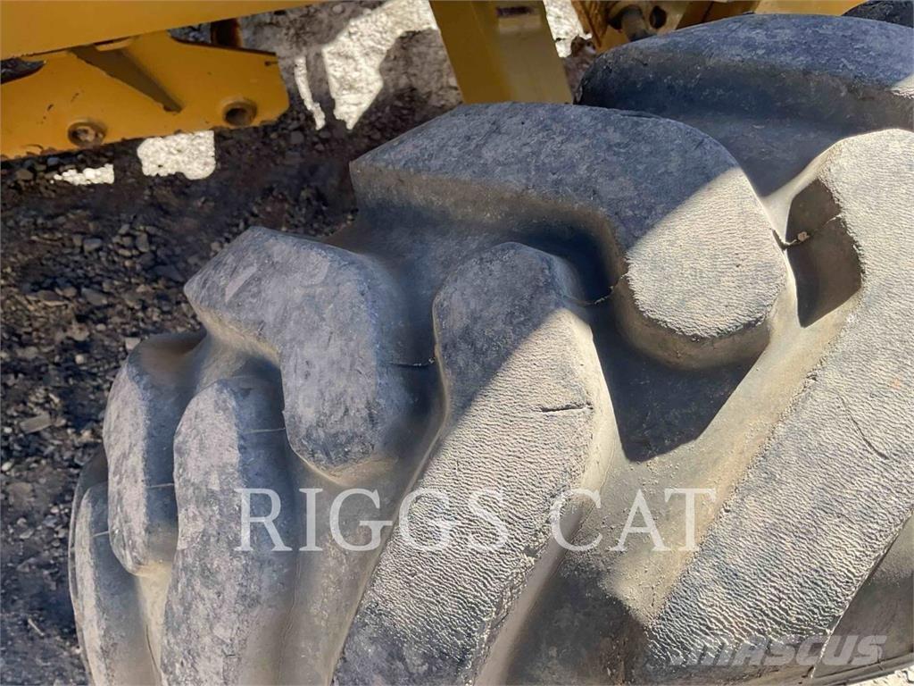 CAT 42007 Backhoe loaders
