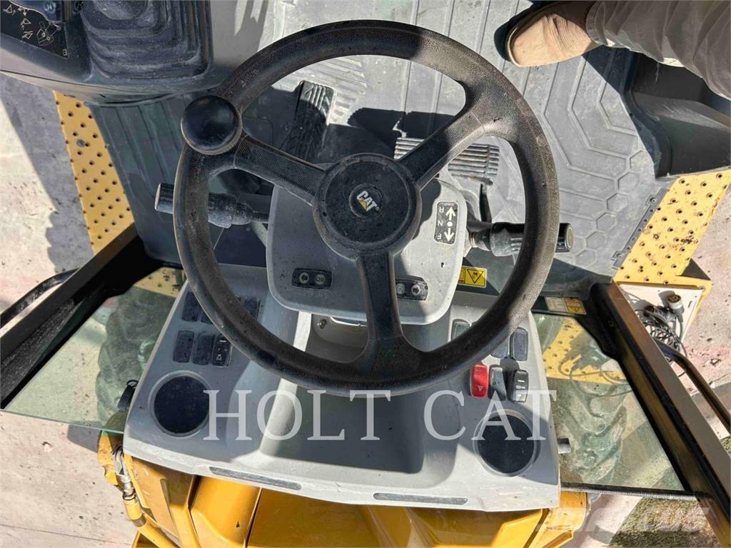 CAT 42007 Backhoe loaders