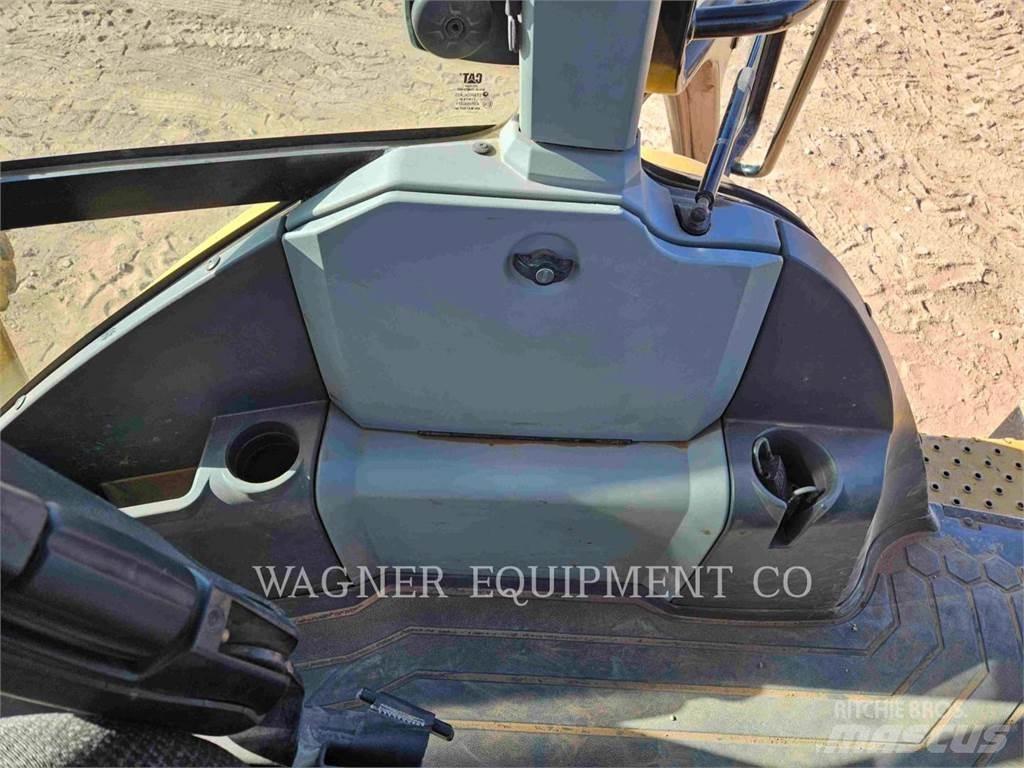 CAT 420F2ST Backhoe loaders