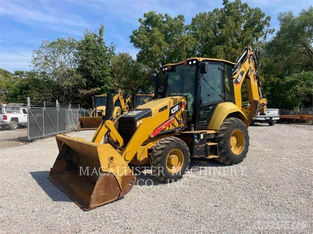 CAT 420F2ST Backhoe loaders