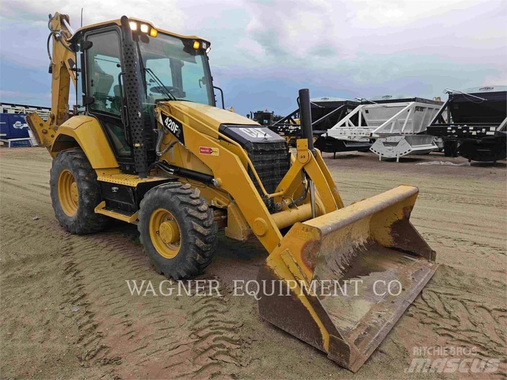 CAT 420F2ST Backhoe loaders