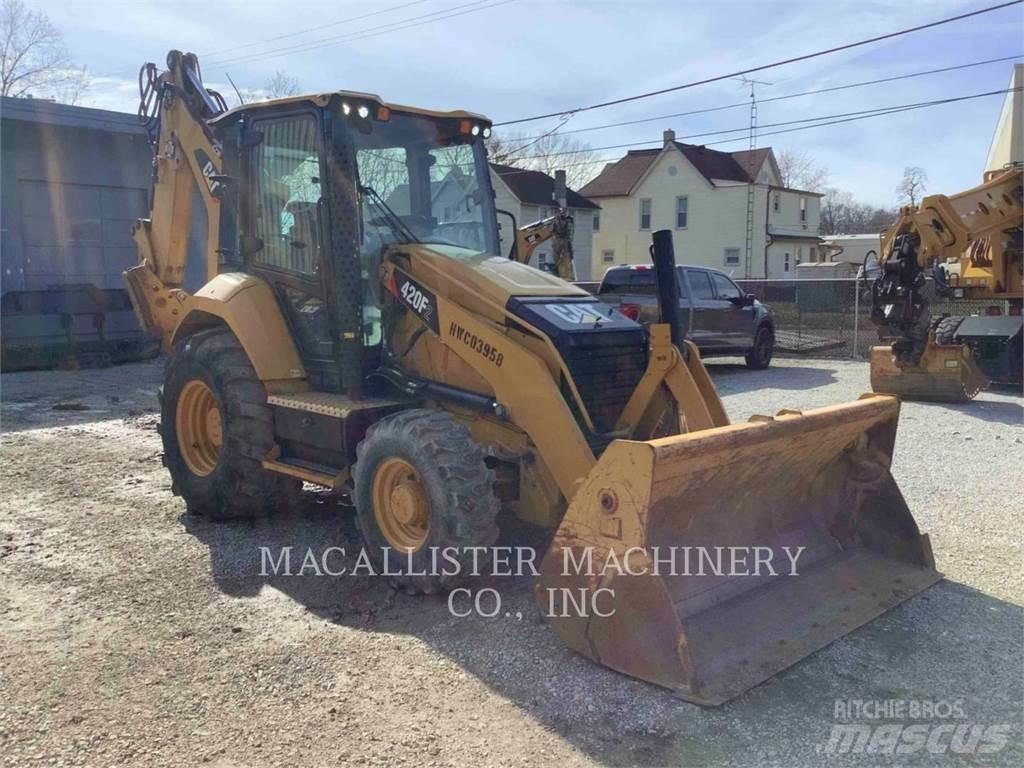 CAT 420F2ST Backhoe loaders