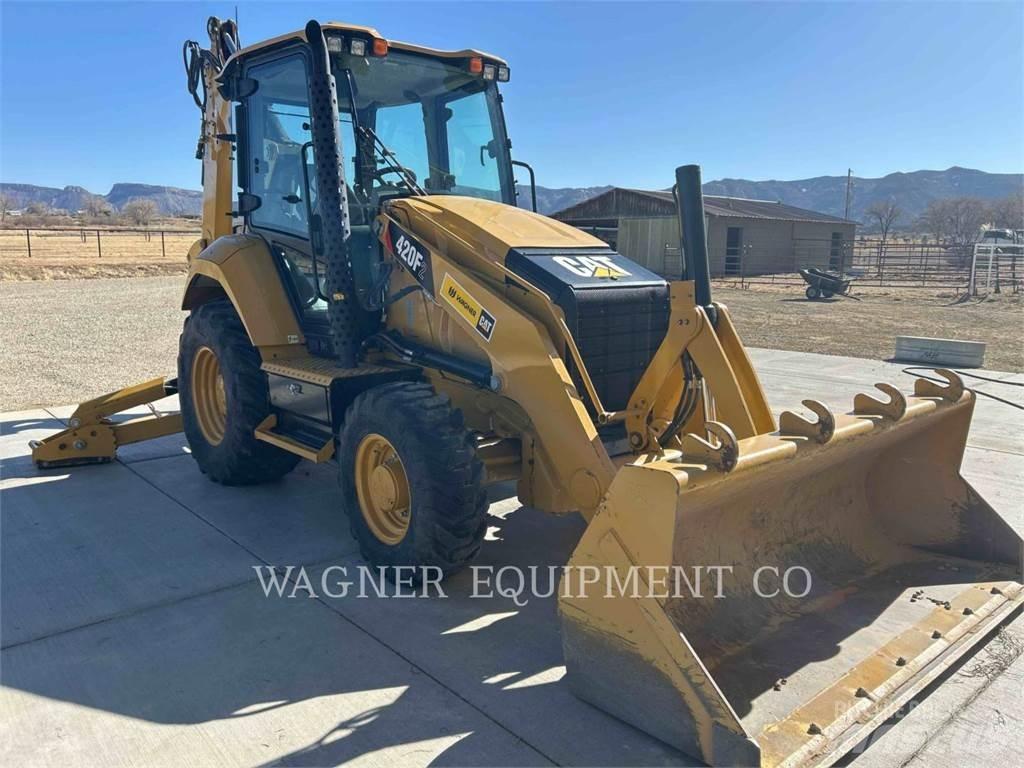 CAT 420F2ST Backhoe loaders