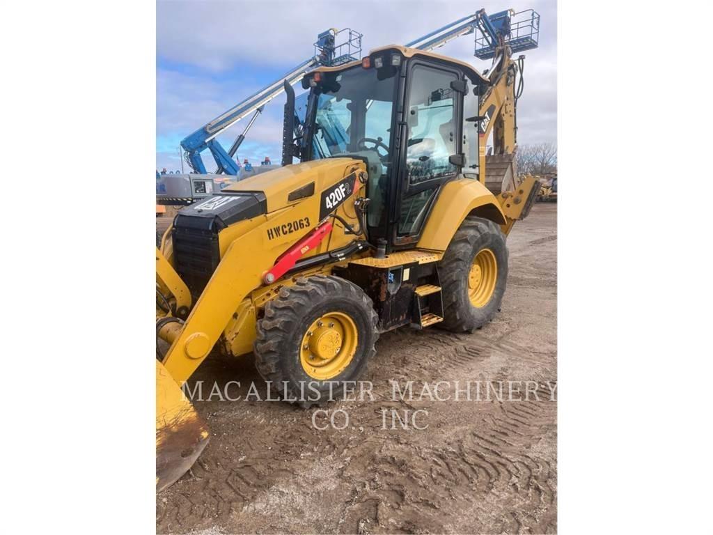 CAT 420F2ST Backhoe loaders
