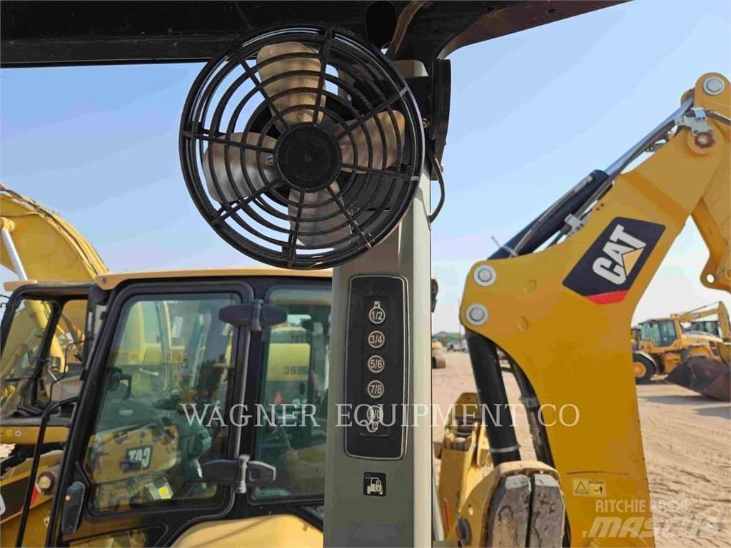 CAT 420F2ST Backhoe loaders