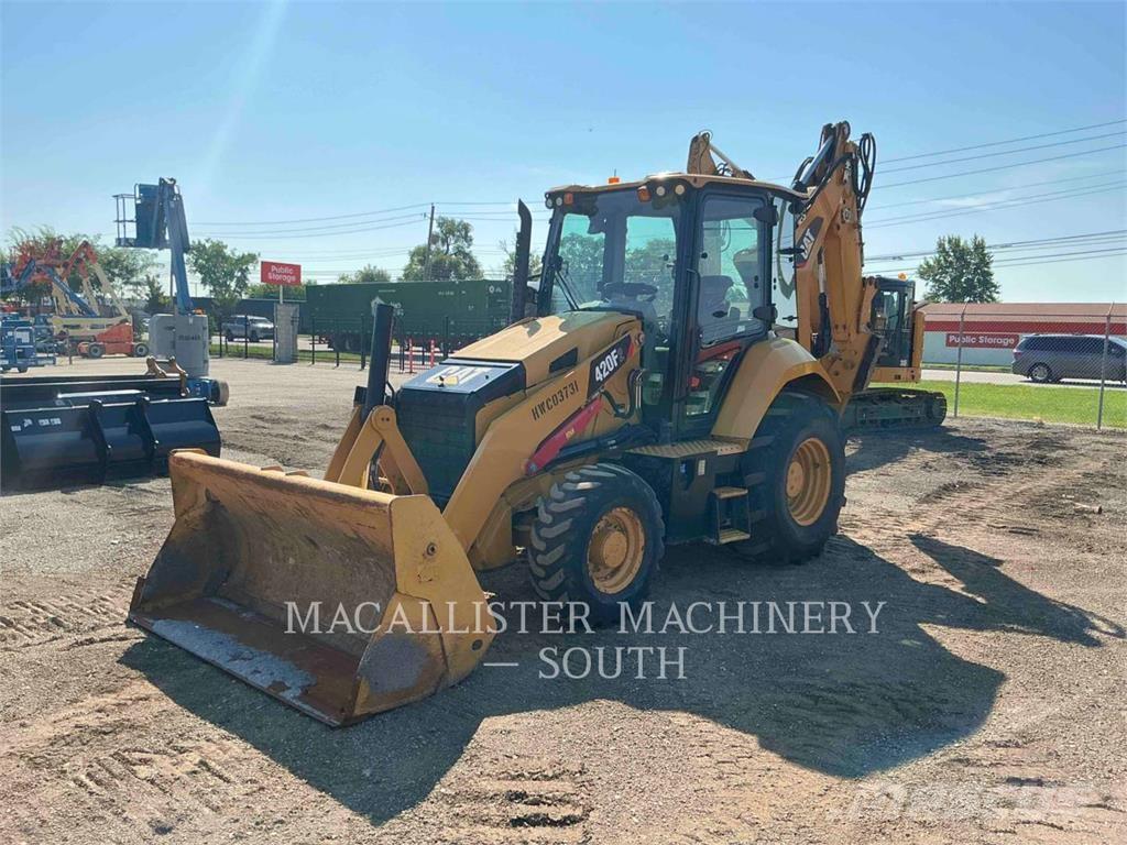 CAT 420F2ST Backhoe loaders
