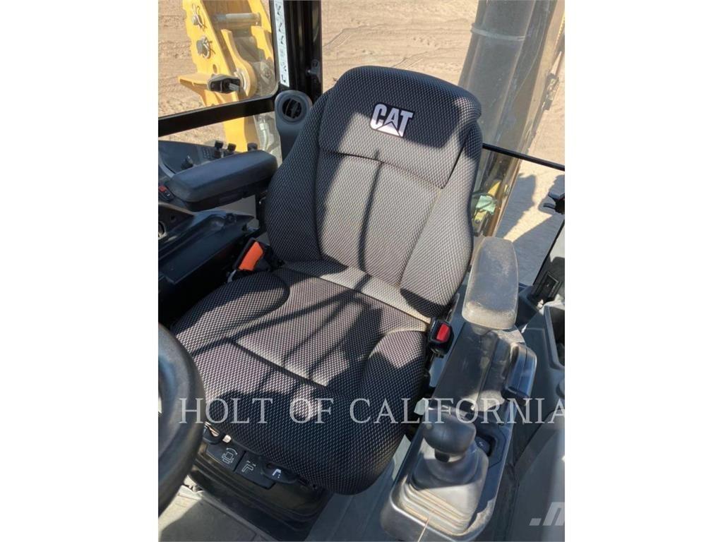 CAT 440 Backhoe loaders