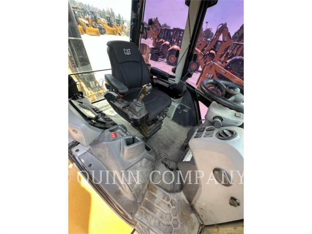 CAT 450 Backhoe loaders