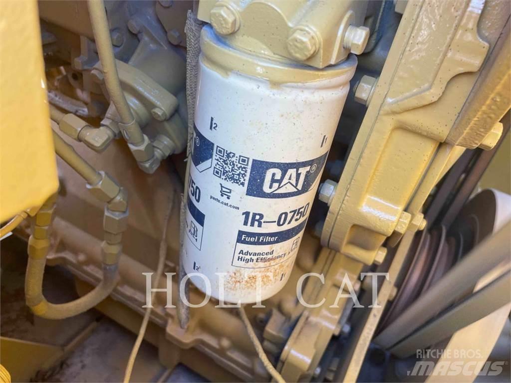 CAT 572G Pipelayer dozers