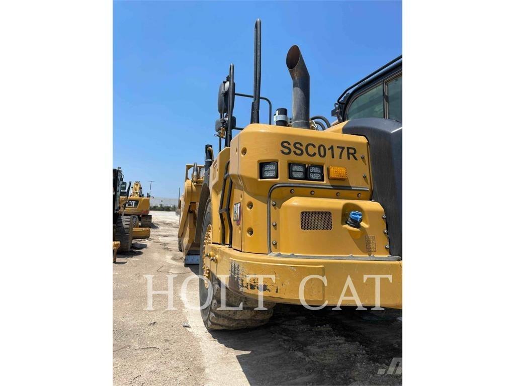 CAT 621 Scrapers