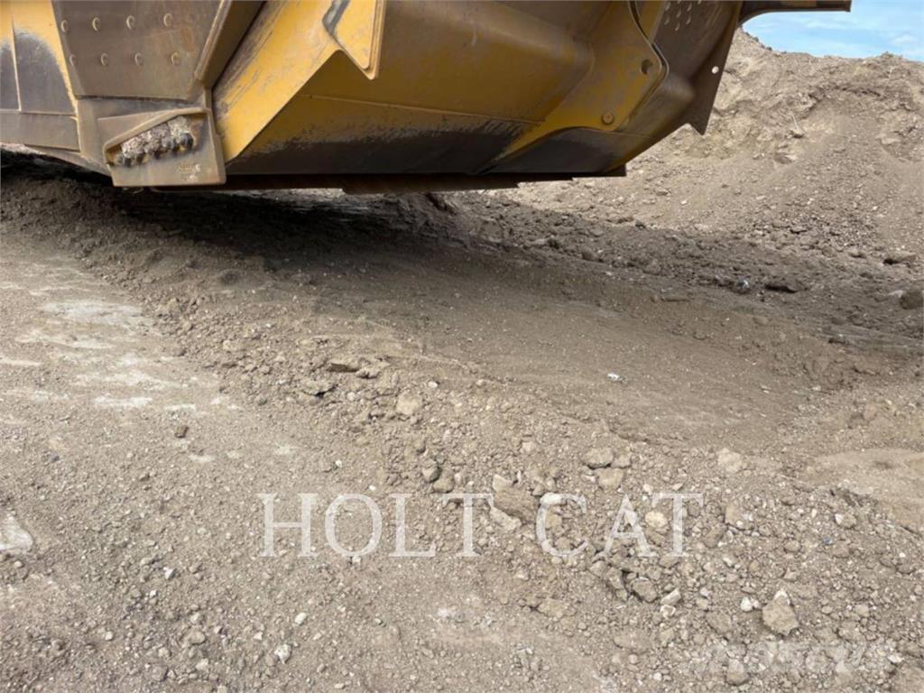 CAT 631 Scrapers