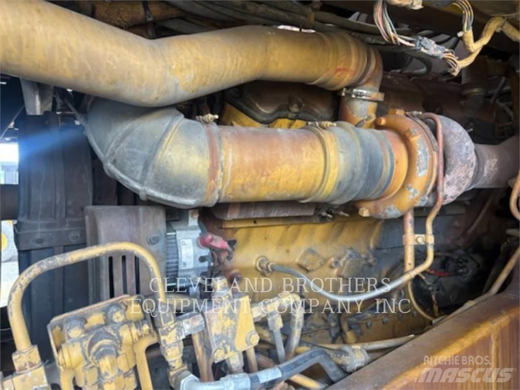 CAT 775F WW Water tankers