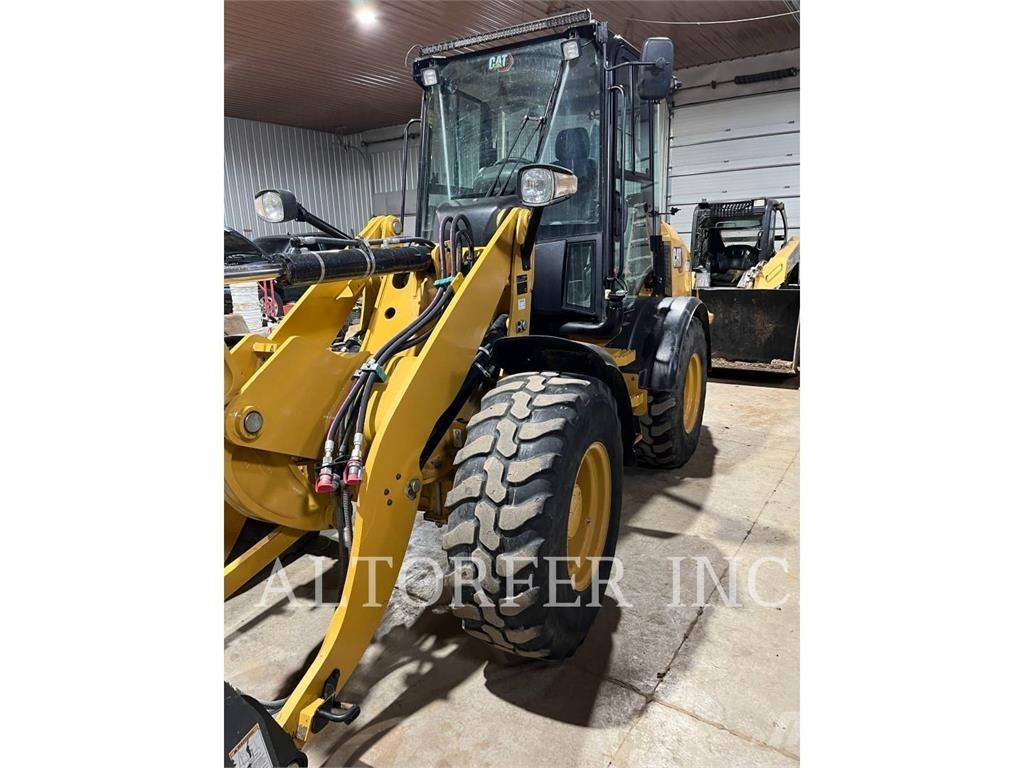 CAT 908M Mini loaders