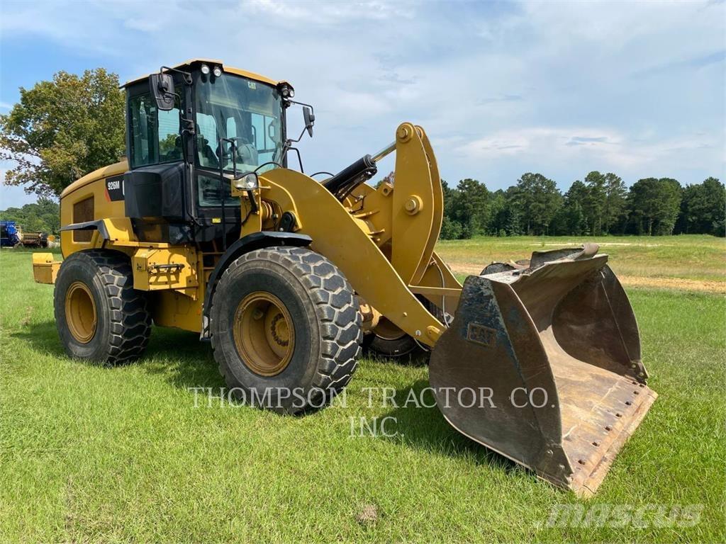CAT 926M Wheel loaders