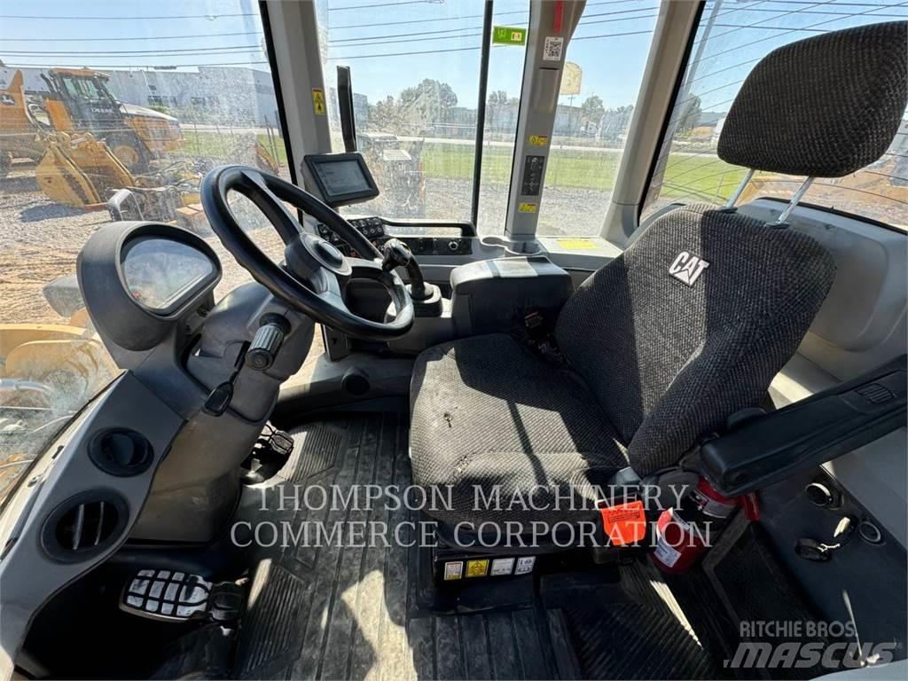 CAT 930M Wheel loaders