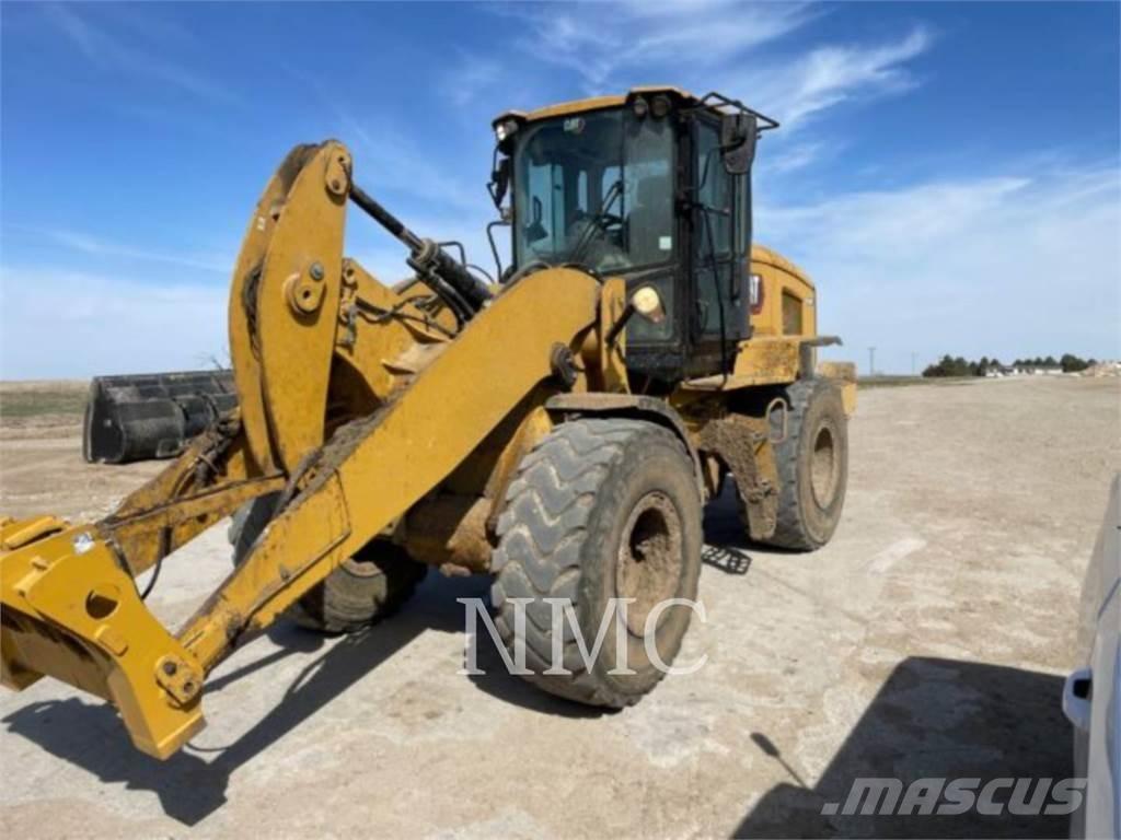 CAT 930M Wheel loaders