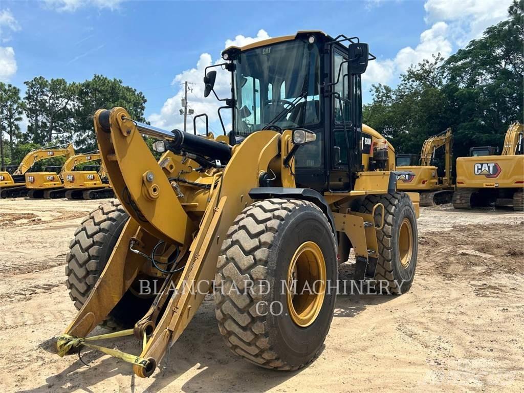 CAT 930M Wheel loaders
