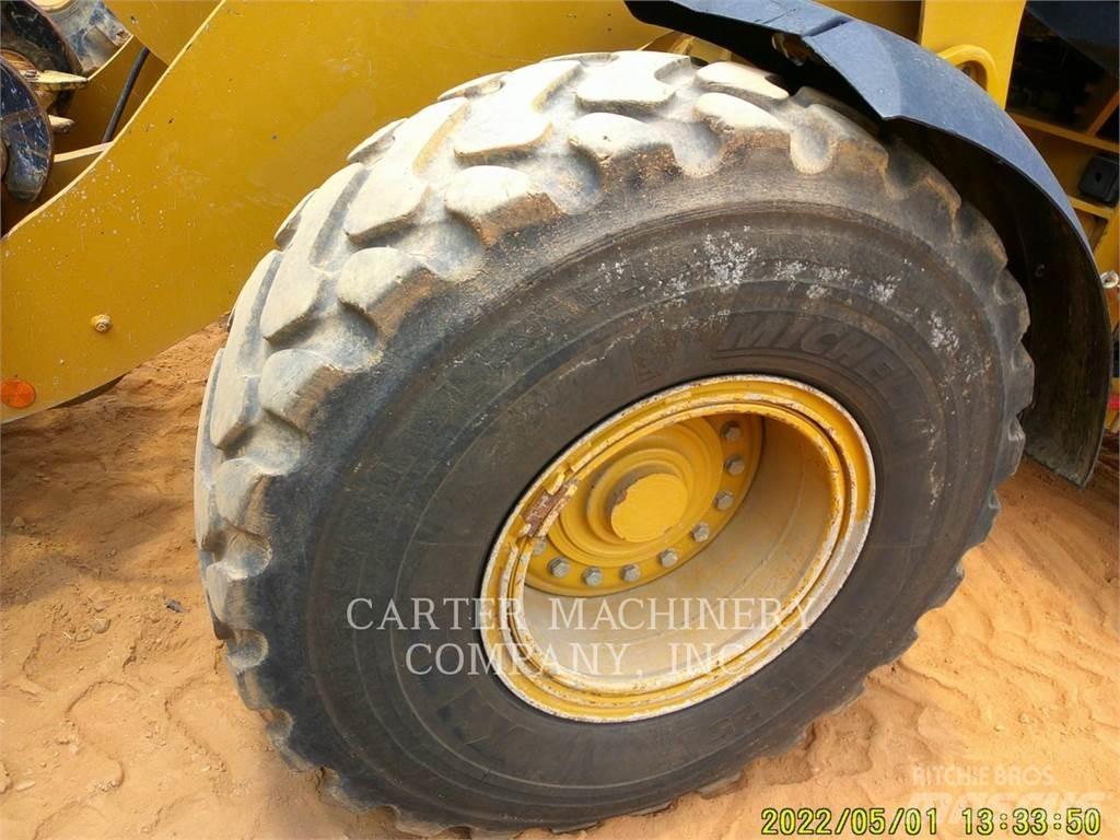 CAT 938 Wheel loaders