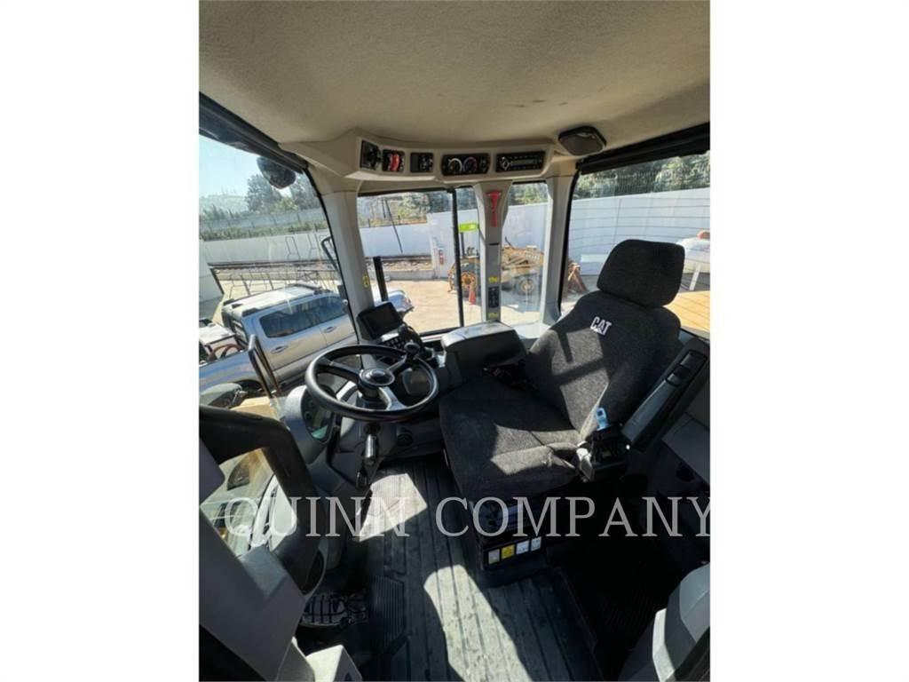 CAT 938M Wheel loaders