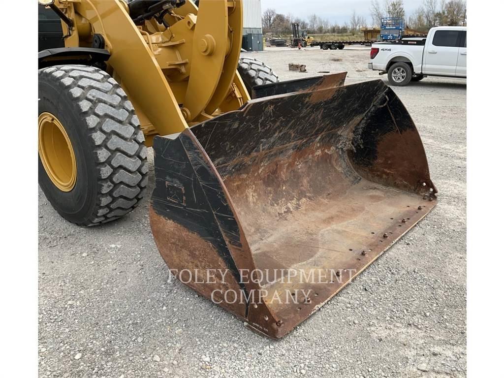 CAT 938M Wheel loaders