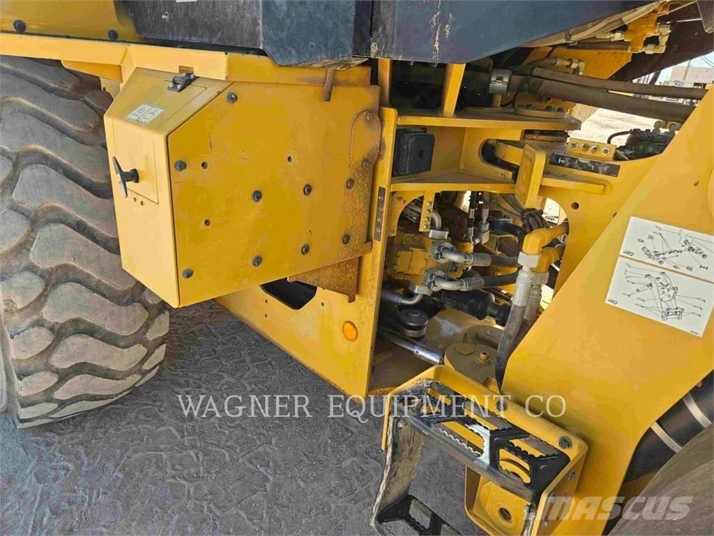 CAT 938M Wheel loaders