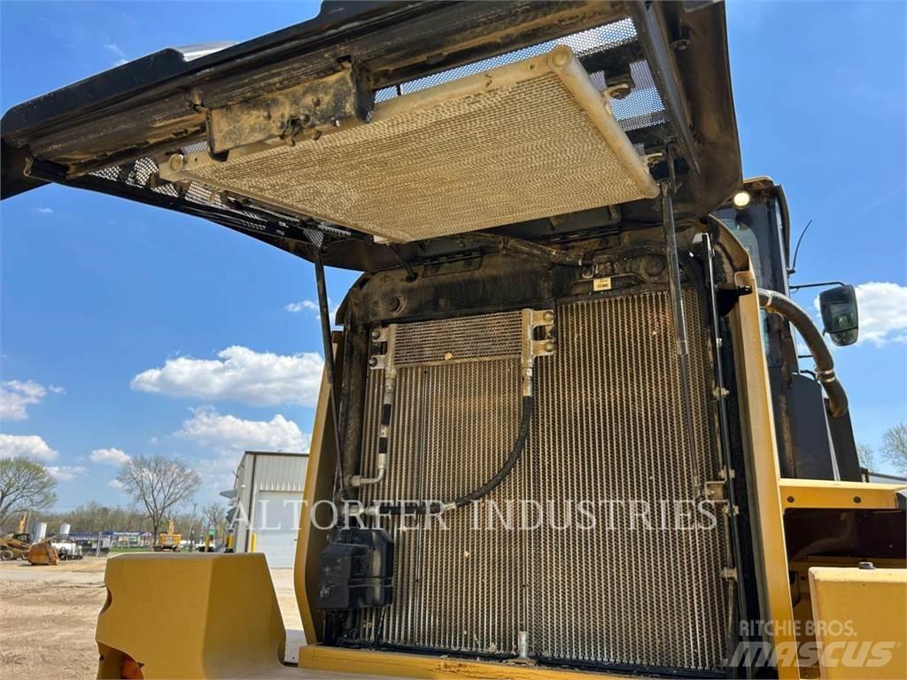 CAT 938M Wheel loaders