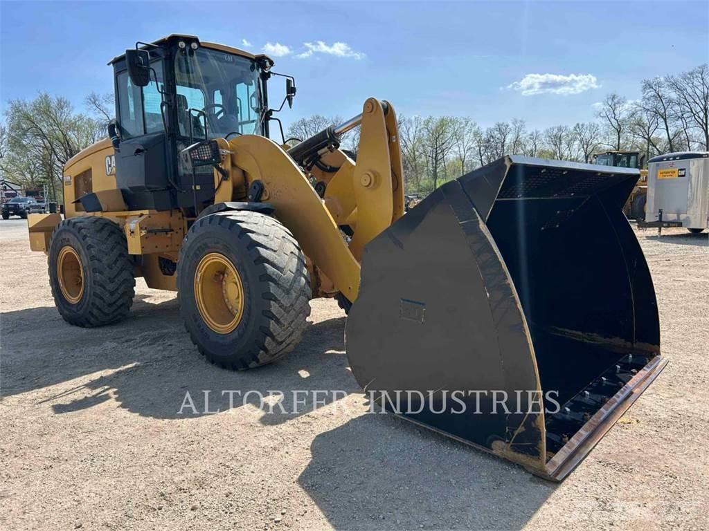CAT 938M Wheel loaders
