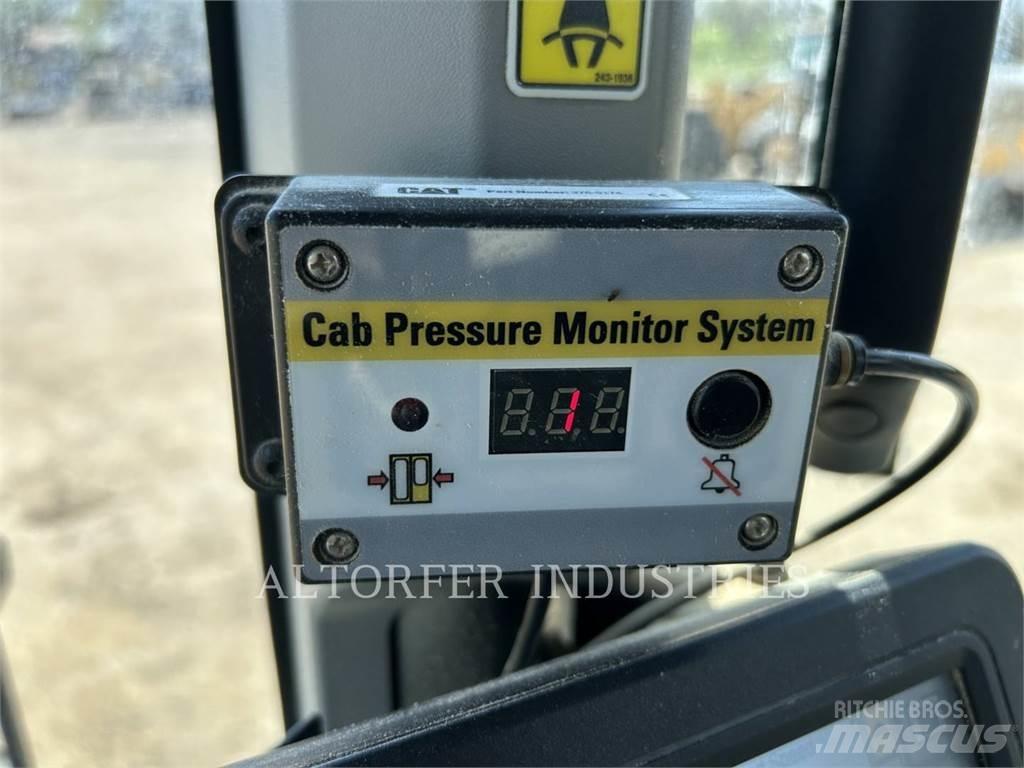 CAT 938M Wheel loaders
