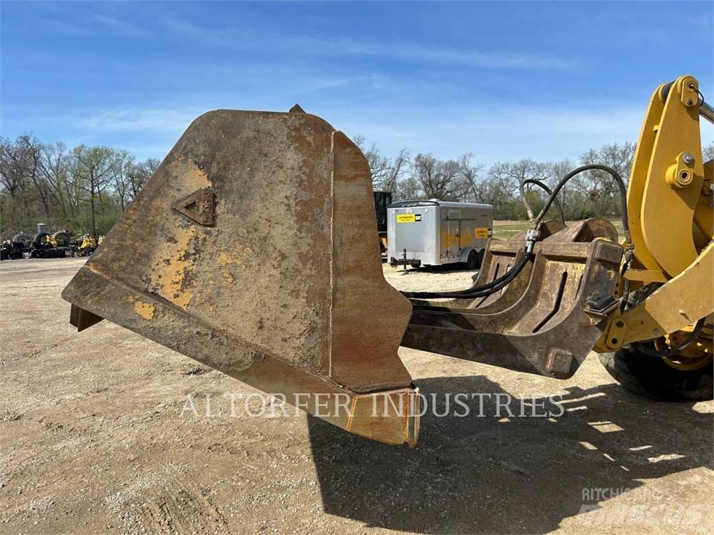 CAT 938M Wheel loaders